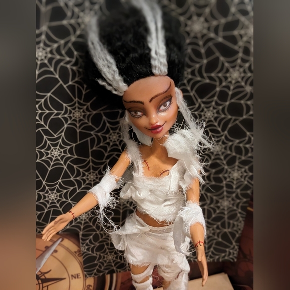 Bride of Frankenstein Bride Repaint Barbie body ooak doll - Picture 4 of 6